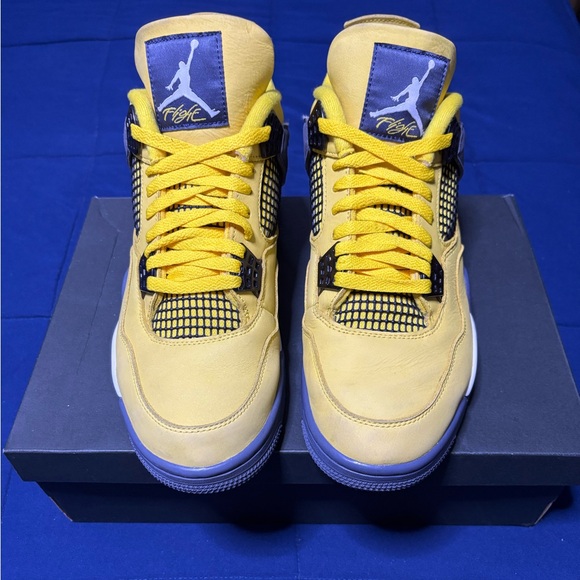 Jordan 4 Retro Lightning 2021 Size 11